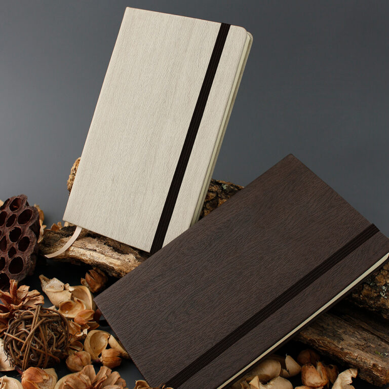 Libreta Skin Madera Elite ambientada