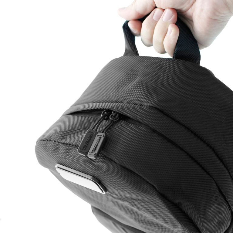 Mochila-Takayama-Daily-Pack-Mano.jpg